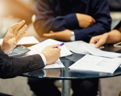 loan-consultant-1024×682-1